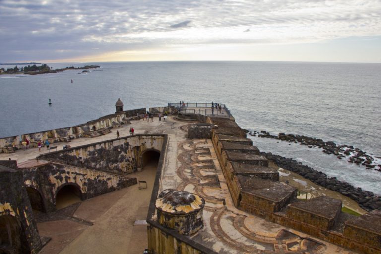 Famous filipino americans image