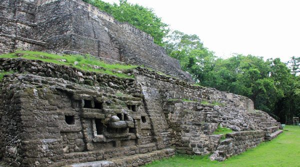 Jaguar Temple Jaguar temple at Lamanai, Belize