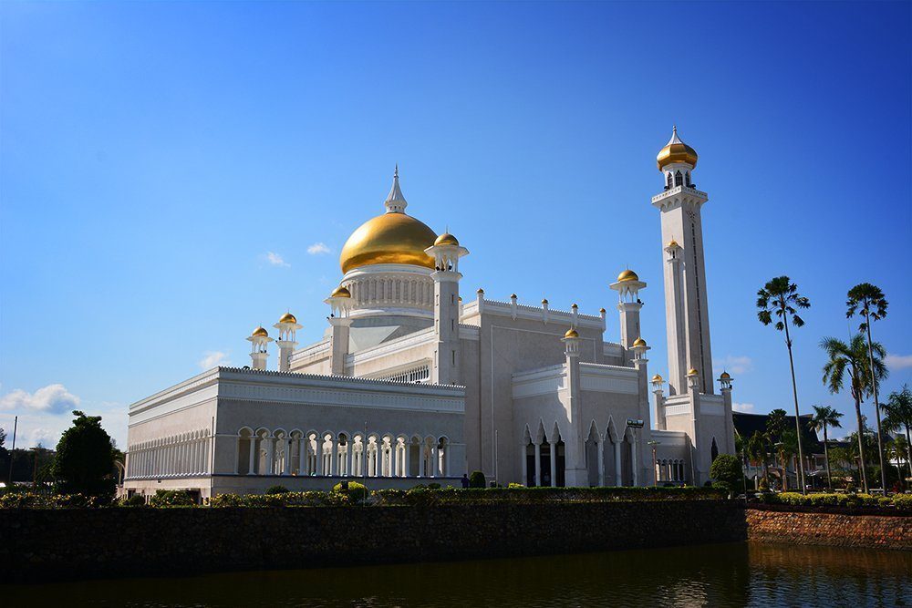 Snapshot Sultan Omar Ali Saifuddien Mosque in Brunei GloboTreks