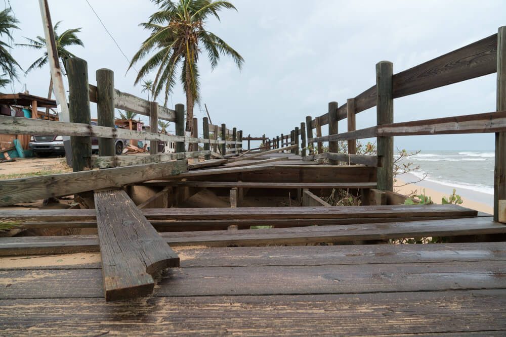 Paseo tablado destroyed
