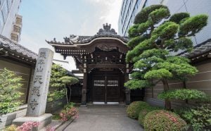 Small temple in Tokyo