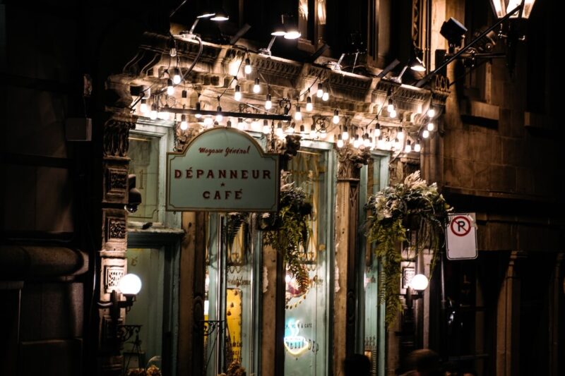 Le Depanneur Cafe in Montreal